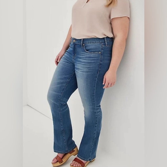 🍒 Torrid NWOT Mid Rise Slim Boot Vintage Stretch Jeans Size 22 - Picture 1 of 7